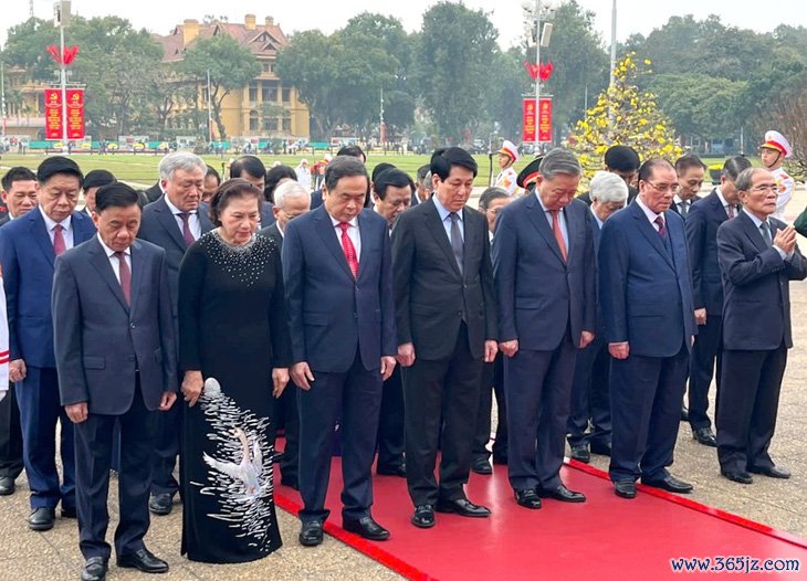 Lãnh đạo Đảng， Nhà nước vào Lăng viếng Chủ tịch Hồ Chí Minh - Ảnh 1.